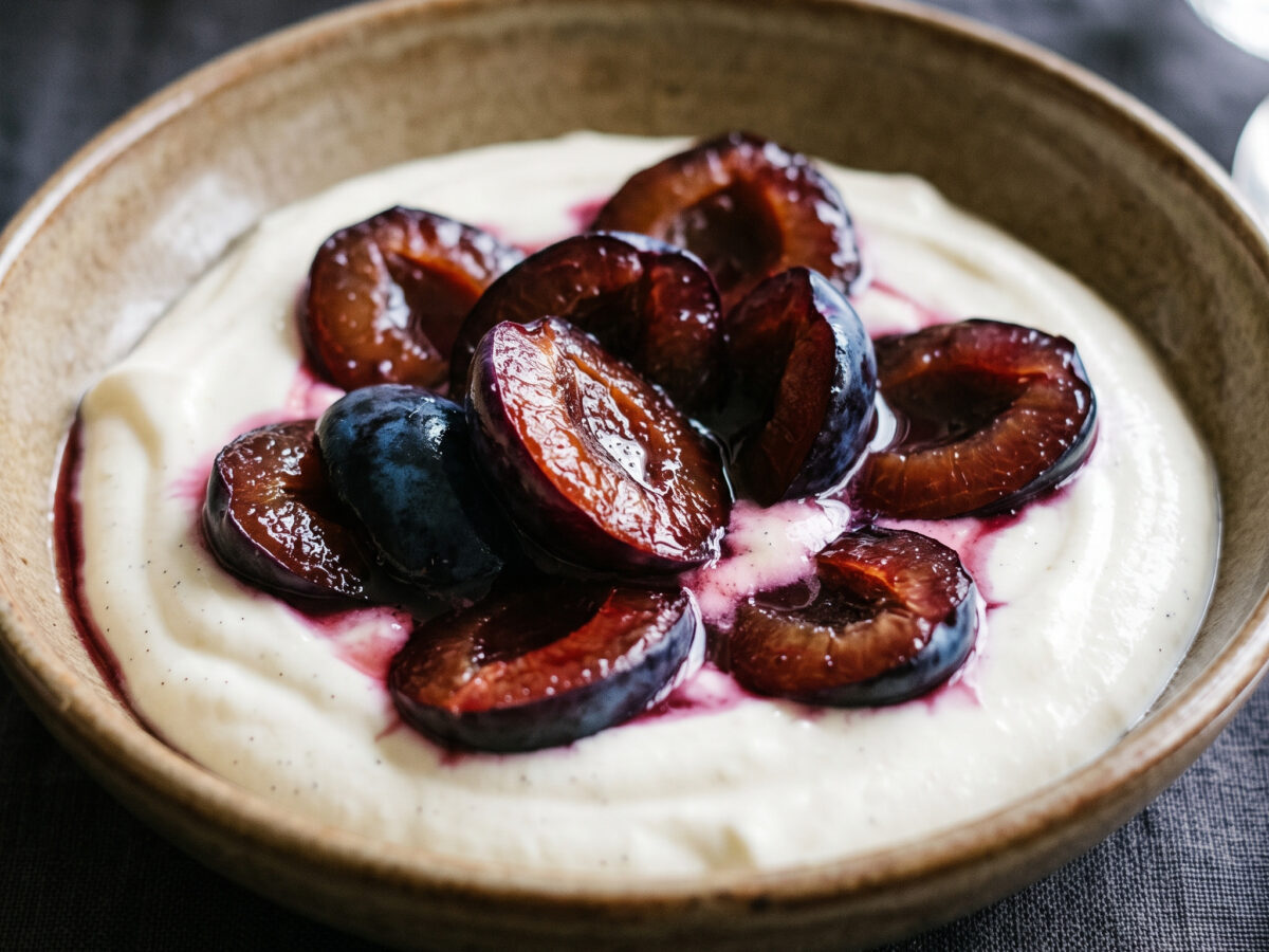 Bayerischer Zwetschgenröster mit Vanillequark