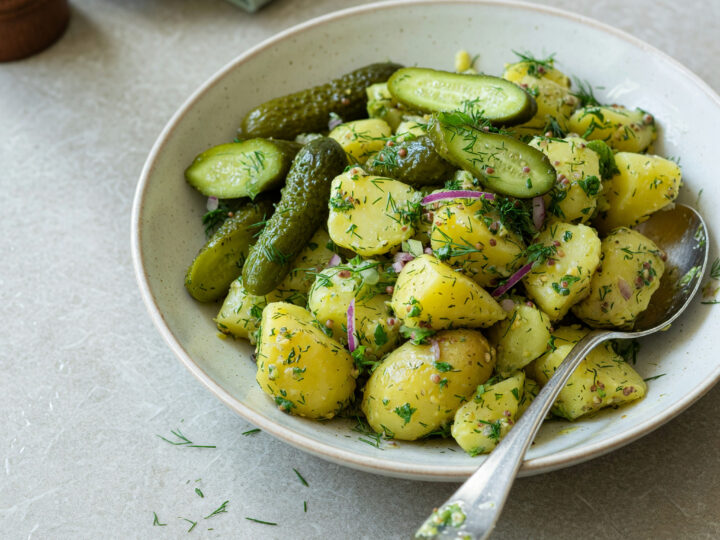 Brandenburger Kartoffelsalat mit knackigen Spreewälder Gurken