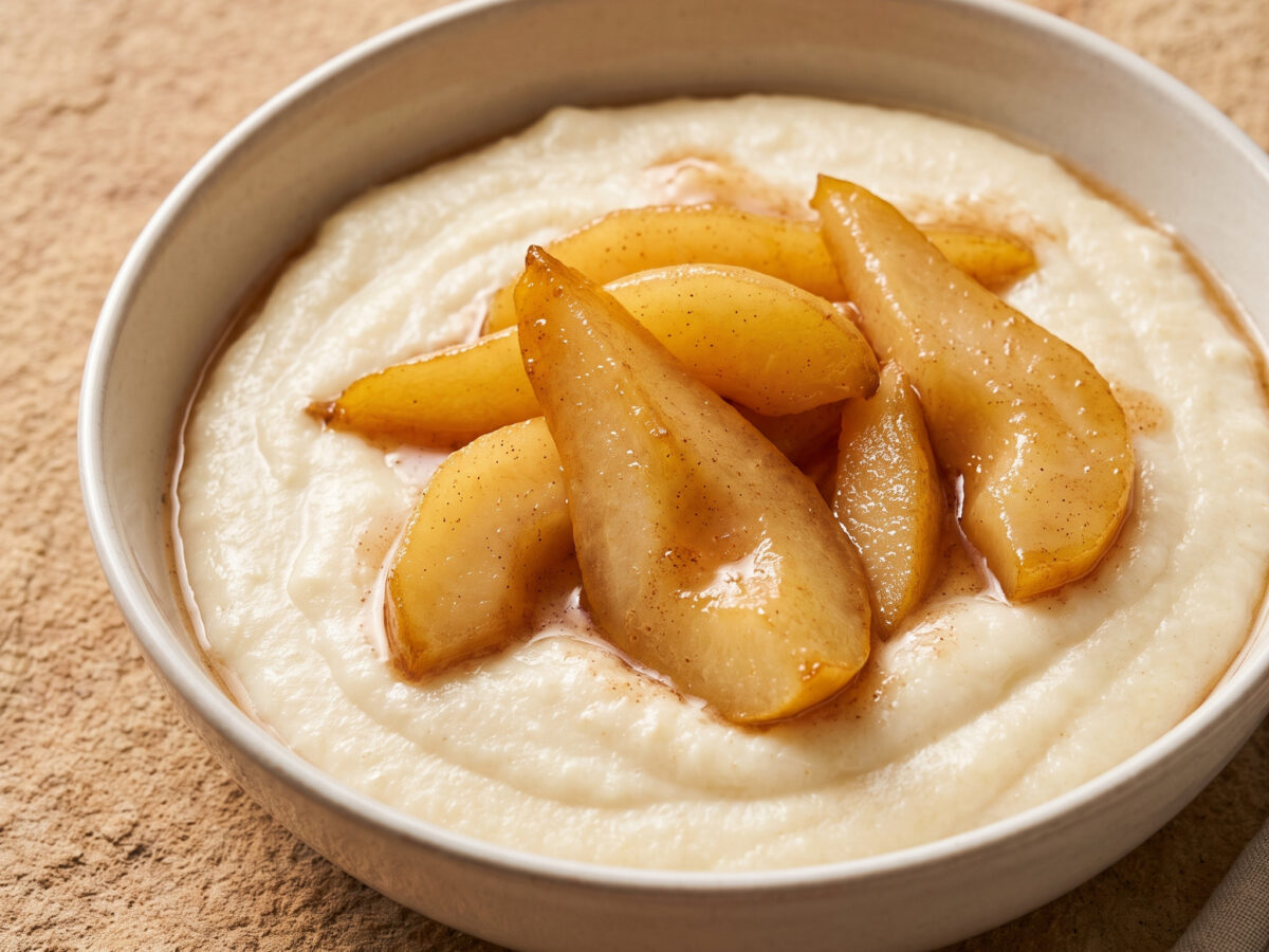 Grießbrei mit Zimtbirnen