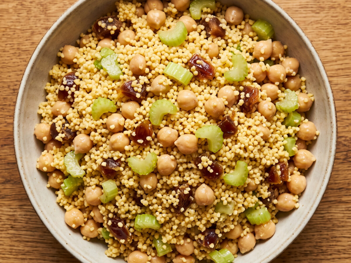 Couscous, Kichererbsen und knackiger Sellerie