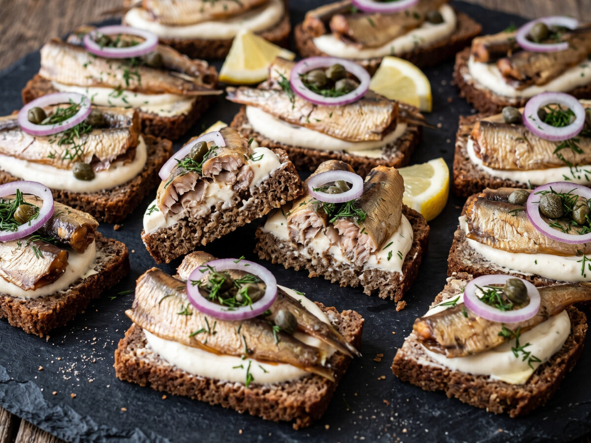 Kieler Sprotten auf Schwarzbrot