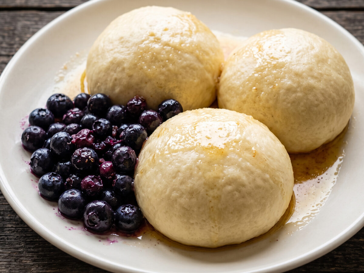 Oberlausitzer Hefeklöße mit Blaubeeren