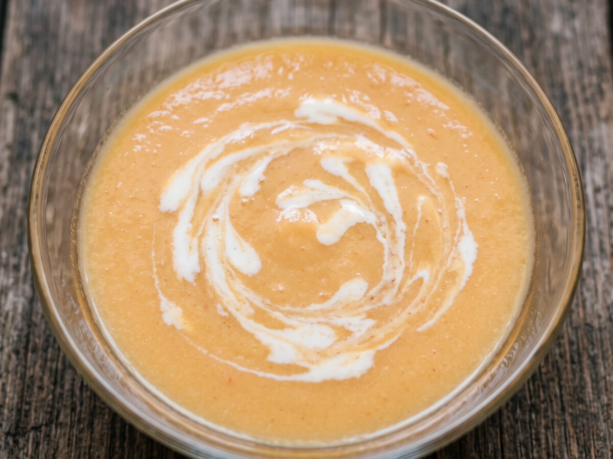 Sommerliche Pfirsich-Orangen-Suppe