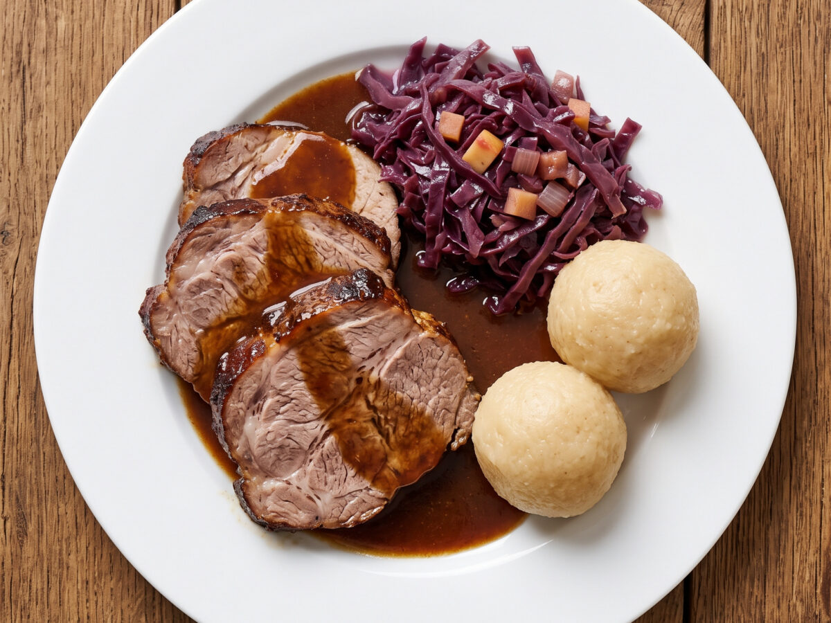 Sachsen-Anhalt · Harz | Schierker Feuersteinbraten | Saftiger Schweinebraten mit Kräuterlikör-Marinade und würziger Soße