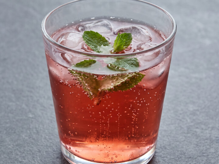 Baden-Württemberg | Schwäbische Träubles-Limonade | Erfrischende, selbst gemachte Limonade aus roten Johannisbeeren und Zitrone.