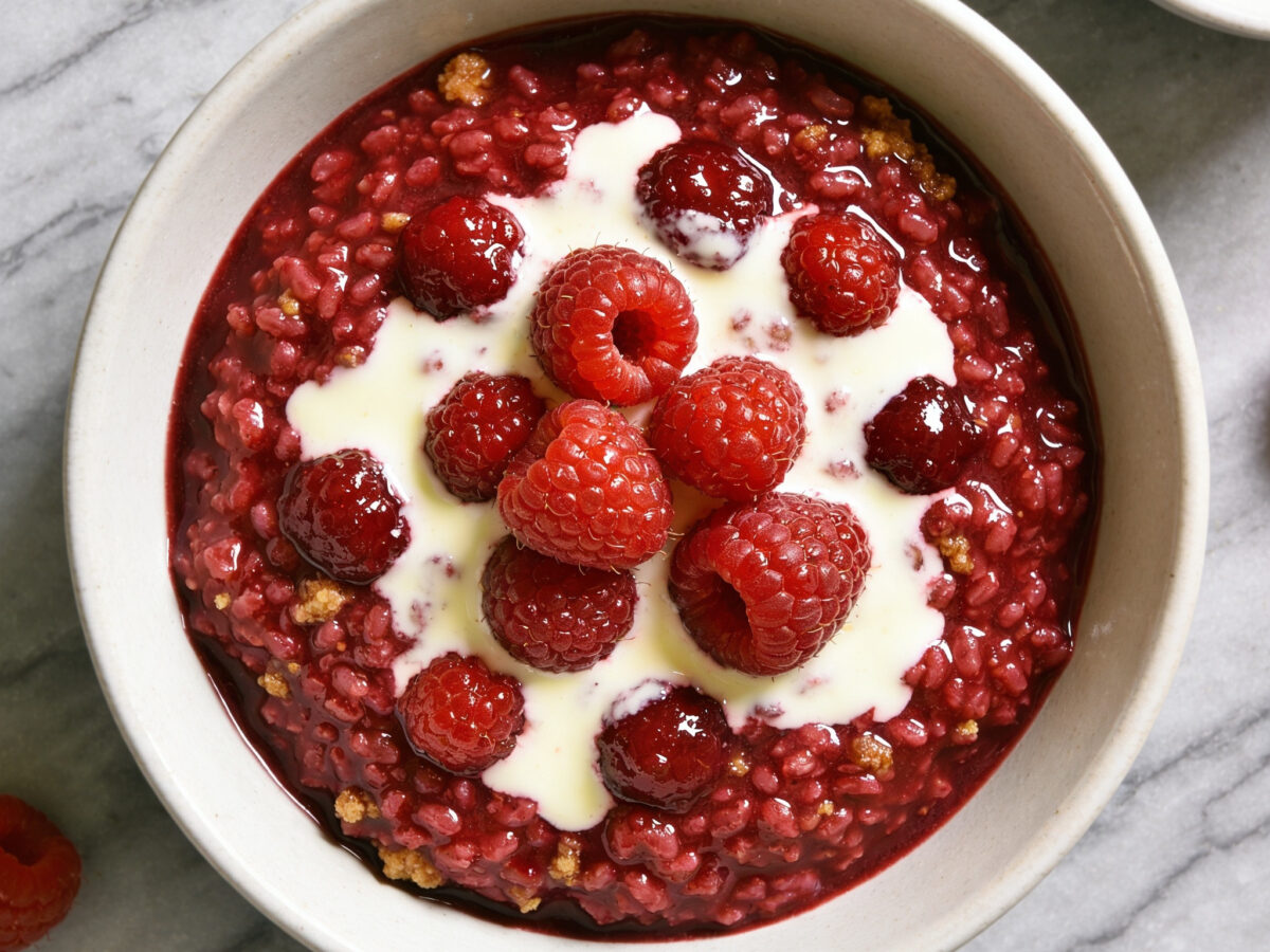 Sommerliche Beeren, norddeutsch serviert